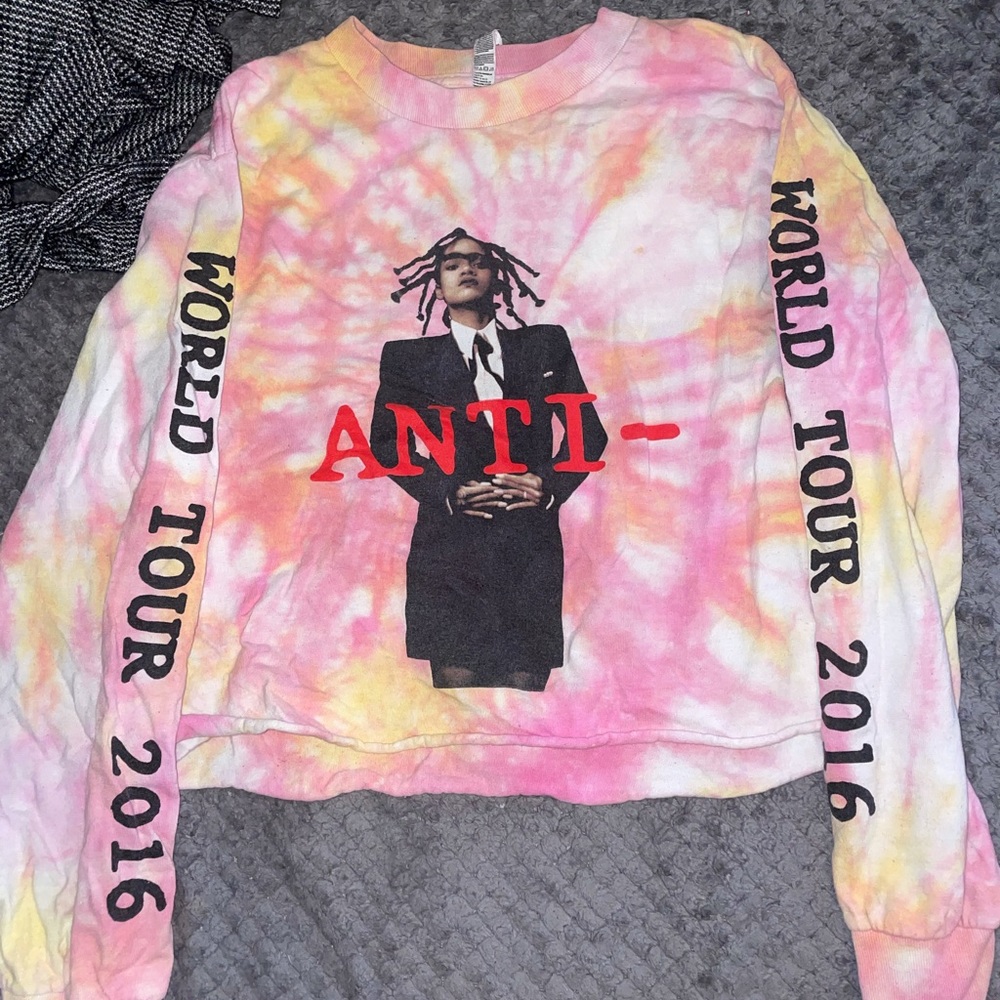 RIHANNA ANTI TOUR CROP LONGSLEEVE SMALL SHIRT